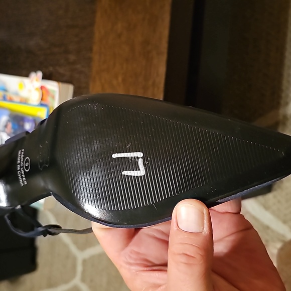 S.R.O- Women’s- 9- Navy Strap Heels with Heel stretch 3.5inch High Heel - Picture 4 of 6